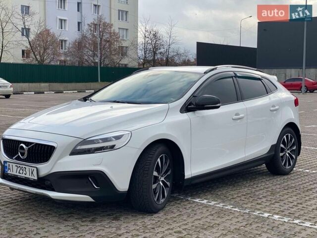 Білий Вольво V40, об'ємом двигуна 1.5 л та пробігом 135 тис. км за 17900 $, фото 1 на Automoto.ua