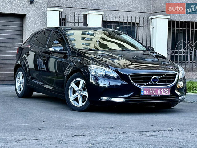 Чорний Вольво V40, об'ємом двигуна 1.6 л та пробігом 232 тис. км за 10300 $, фото 1 на Automoto.ua