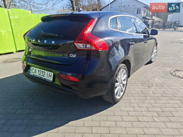 Чорний Вольво V40, об'ємом двигуна 1.6 л та пробігом 207 тис. км за 10200 $, фото 1 на Automoto.ua