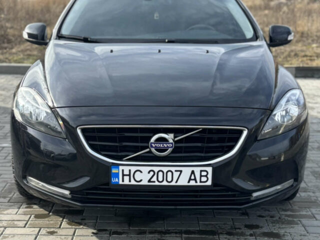 Черный Вольво В40, объемом двигателя 1.6 л и пробегом 224 тыс. км за 12000 $, фото 1 на Automoto.ua