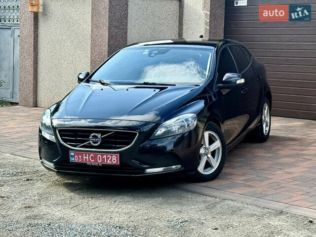 Чорний Вольво V40, об'ємом двигуна 1.6 л та пробігом 230 тис. км за 10999 $, фото 1 на Automoto.ua