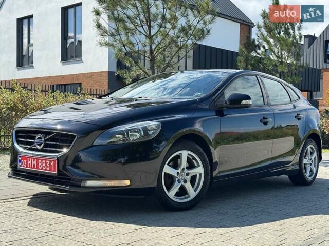 Чорний Вольво V40, об'ємом двигуна 1.6 л та пробігом 244 тис. км за 10700 $, фото 1 на Automoto.ua