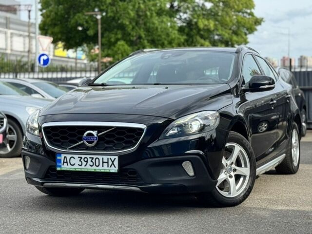 Чорний Вольво V40, об'ємом двигуна 1.6 л та пробігом 228 тис. км за 12099 $, фото 1 на Automoto.ua
