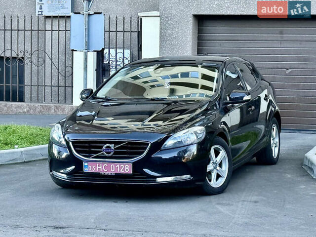 Черный Вольво В40, объемом двигателя 1.6 л и пробегом 232 тыс. км за 10550 $, фото 1 на Automoto.ua
