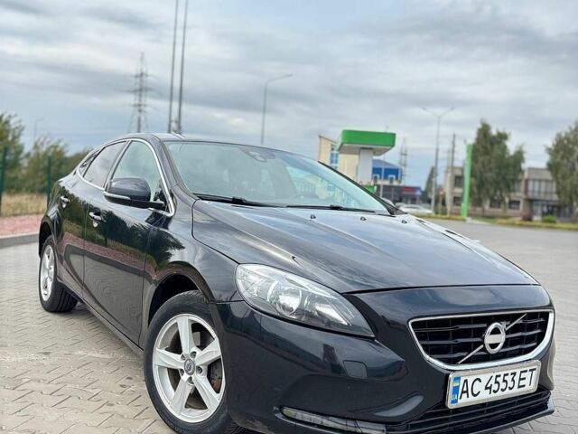Черный Вольво В40, объемом двигателя 1.56 л и пробегом 282 тыс. км за 9500 $, фото 1 на Automoto.ua