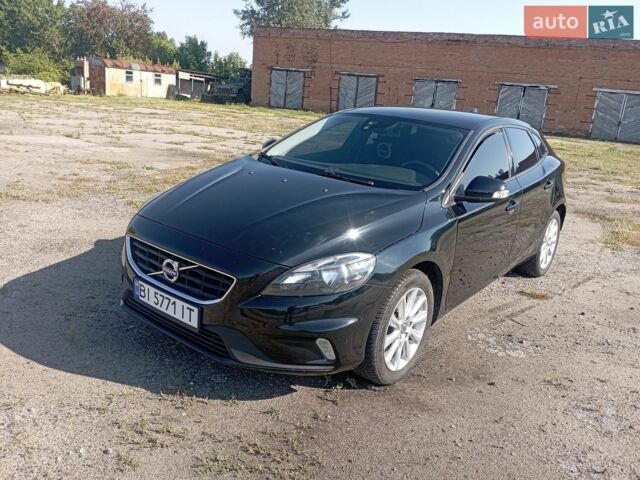 Чорний Вольво V40, об'ємом двигуна 1.56 л та пробігом 232 тис. км за 8450 $, фото 1 на Automoto.ua