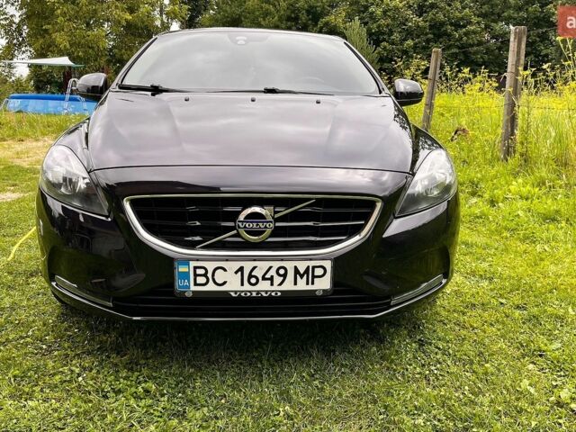 Чорний Вольво V40, об'ємом двигуна 1.6 л та пробігом 240 тис. км за 11000 $, фото 1 на Automoto.ua