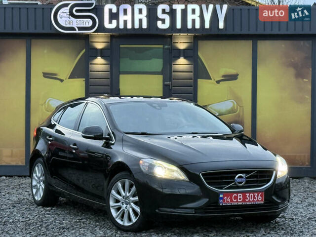 Черный Вольво В40, объемом двигателя 1.6 л и пробегом 212 тыс. км за 11600 $, фото 1 на Automoto.ua