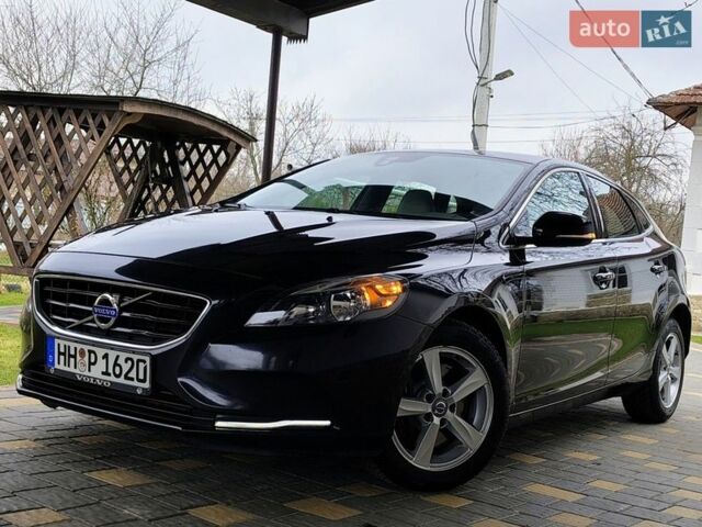 Чорний Вольво V40, об'ємом двигуна 1.97 л та пробігом 263 тис. км за 9350 $, фото 1 на Automoto.ua