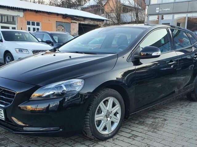 Чорний Вольво V40, об'ємом двигуна 2 л та пробігом 41 тис. км за 16900 $, фото 1 на Automoto.ua