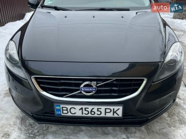 Чорний Вольво V40, об'ємом двигуна 1.97 л та пробігом 248 тис. км за 12000 $, фото 1 на Automoto.ua
