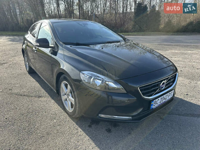 Чорний Вольво V40, об'ємом двигуна 1.97 л та пробігом 228 тис. км за 11500 $, фото 1 на Automoto.ua