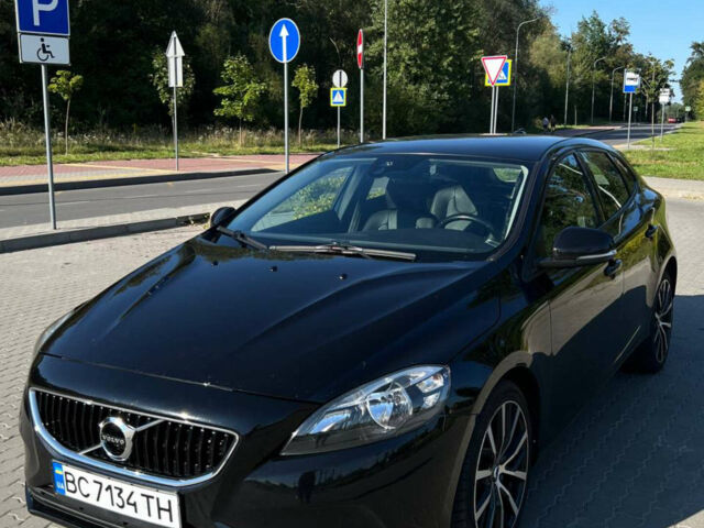 Чорний Вольво V40, об'ємом двигуна 1.97 л та пробігом 199 тис. км за 14500 $, фото 1 на Automoto.ua