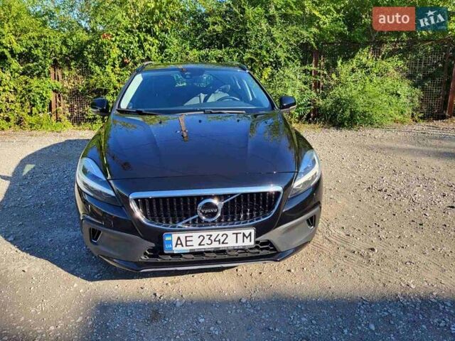 Черный Вольво В40, объемом двигателя 2 л и пробегом 112 тыс. км за 17600 $, фото 1 на Automoto.ua