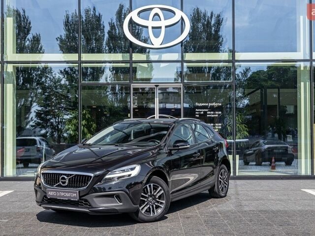 Чорний Вольво V40, об'ємом двигуна 2 л та пробігом 118 тис. км за 16049 $, фото 1 на Automoto.ua