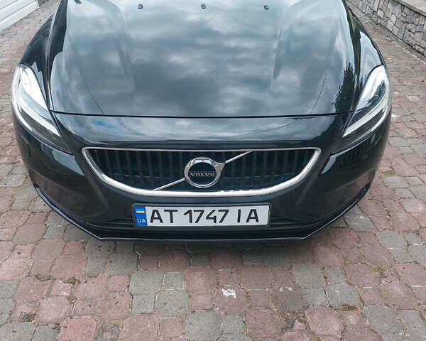Черный Вольво В40, объемом двигателя 2 л и пробегом 211 тыс. км за 14700 $, фото 1 на Automoto.ua