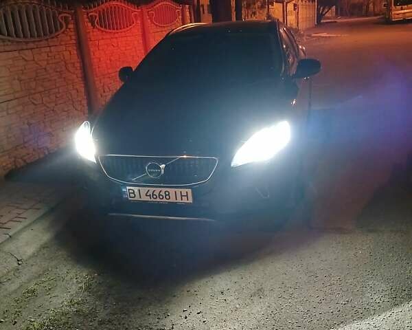 Черный Вольво В40, объемом двигателя 1.5 л и пробегом 102 тыс. км за 16000 $, фото 1 на Automoto.ua