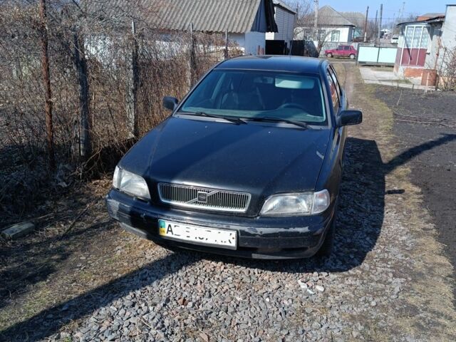 Черный Вольво В40, объемом двигателя 0 л и пробегом 340 тыс. км за 1600 $, фото 1 на Automoto.ua