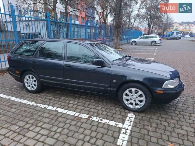Черный Вольво В40, объемом двигателя 1.87 л и пробегом 211 тыс. км за 2850 $, фото 1 на Automoto.ua
