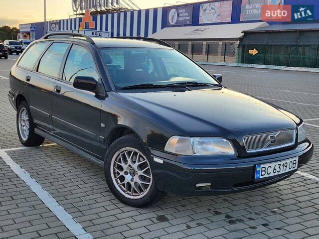 Чорний Вольво V40, об'ємом двигуна 1.87 л та пробігом 265 тис. км за 3300 $, фото 1 на Automoto.ua