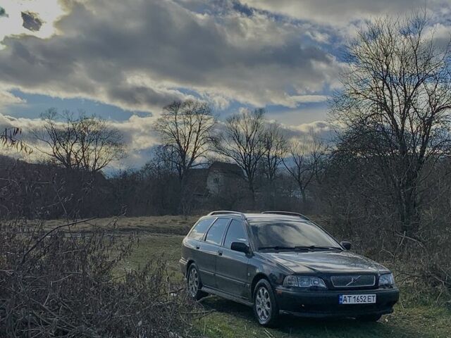 Чорний Вольво V40, об'ємом двигуна 1.9 л та пробігом 420 тис. км за 2301 $, фото 1 на Automoto.ua
