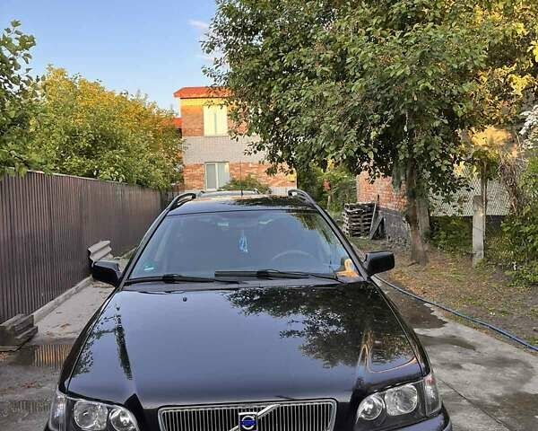 Черный Вольво В40, объемом двигателя 0 л и пробегом 240 тыс. км за 4500 $, фото 1 на Automoto.ua