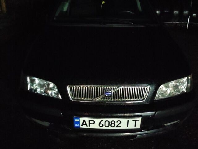 Чорний Вольво V40, об'ємом двигуна 1.9 л та пробігом 360 тис. км за 4500 $, фото 1 на Automoto.ua