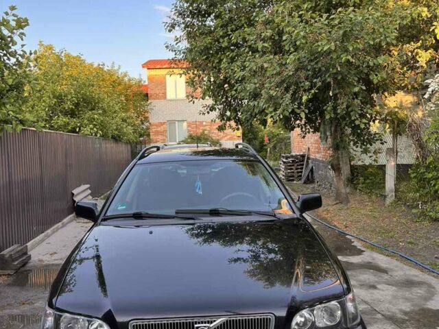 Черный Вольво В40, объемом двигателя 1.8 л и пробегом 280 тыс. км за 3500 $, фото 1 на Automoto.ua