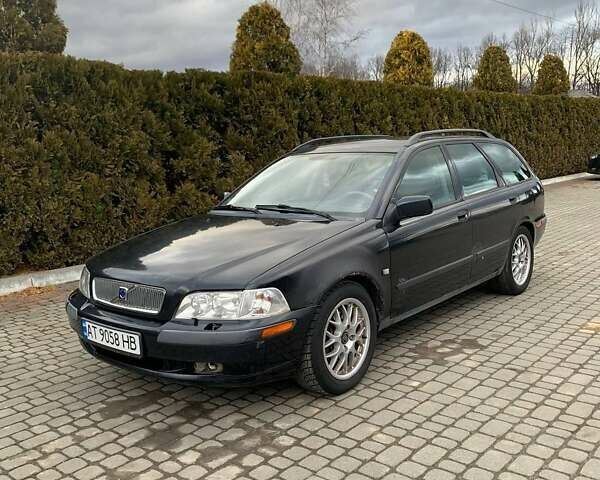 Черный Вольво В40, объемом двигателя 1.9 л и пробегом 385 тыс. км за 3200 $, фото 1 на Automoto.ua