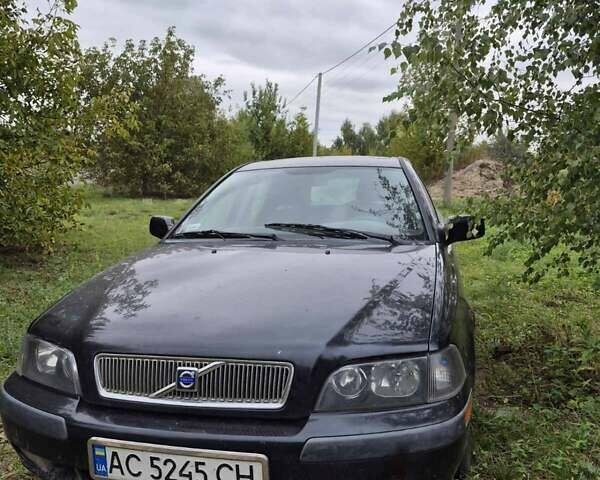 Черный Вольво В40, объемом двигателя 1.9 л и пробегом 250 тыс. км за 1700 $, фото 1 на Automoto.ua