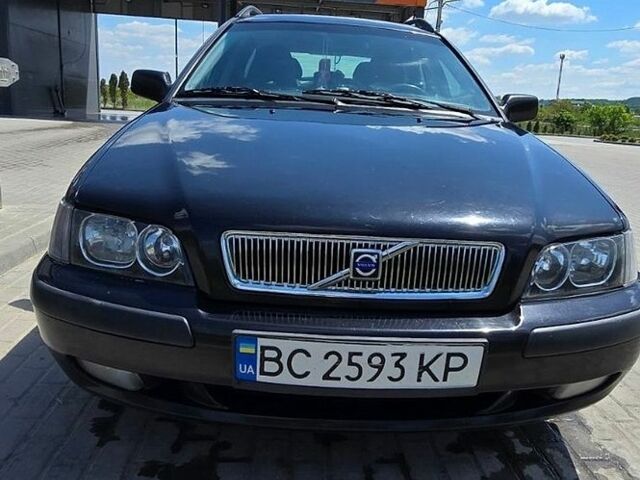 Чорний Вольво V40, об'ємом двигуна 1.8 л та пробігом 300 тис. км за 3800 $, фото 1 на Automoto.ua