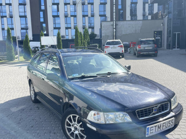 Чорний Вольво V40, об'ємом двигуна 1.8 л та пробігом 275 тис. км за 3500 $, фото 1 на Automoto.ua