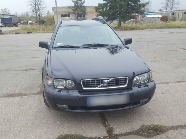 Чорний Вольво V40, об'ємом двигуна 1.9 л та пробігом 230 тис. км за 2450 $, фото 1 на Automoto.ua