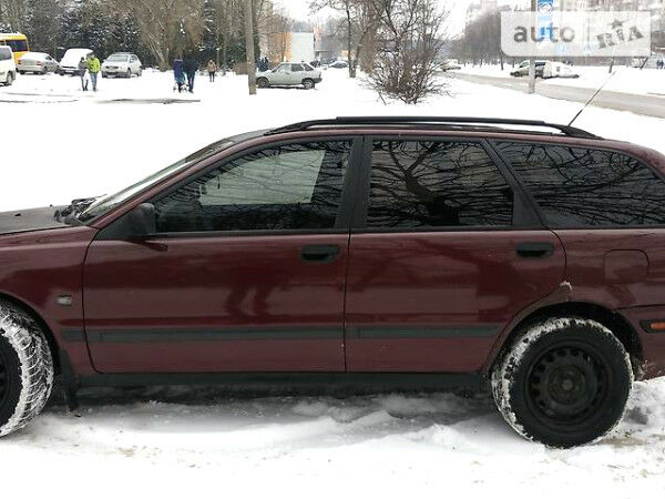 Гранатовий Вольво V40, об'ємом двигуна 1.6 л та пробігом 38 тис. км за 3960 $, фото 1 на Automoto.ua