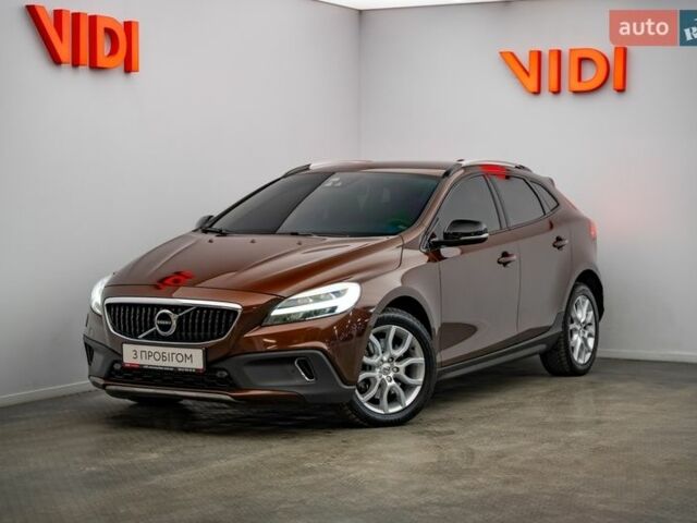 Коричневий Вольво V40, об'ємом двигуна 1.5 л та пробігом 134 тис. км за 17326 $, фото 1 на Automoto.ua