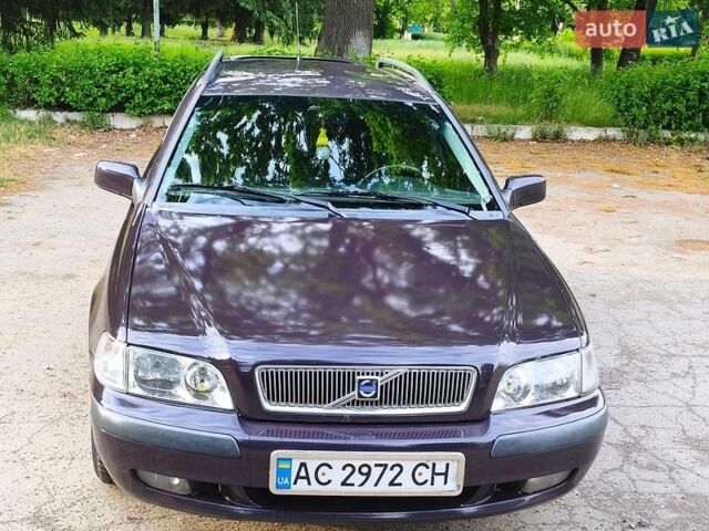 Коричневий Вольво V40, об'ємом двигуна 2 л та пробігом 388 тис. км за 3400 $, фото 1 на Automoto.ua