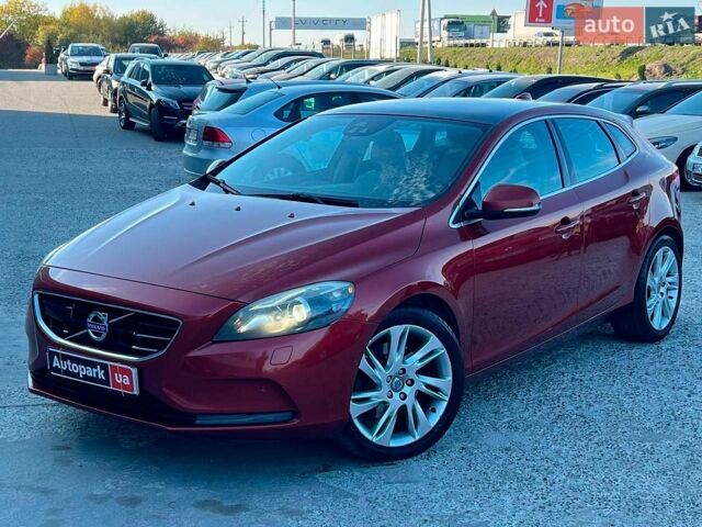 Червоний Вольво V40, об'ємом двигуна 2 л та пробігом 193 тис. км за 15290 $, фото 1 на Automoto.ua