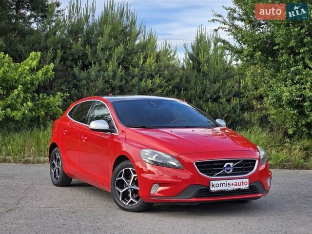 Червоний Вольво V40, об'ємом двигуна 2 л та пробігом 308 тис. км за 12599 $, фото 1 на Automoto.ua