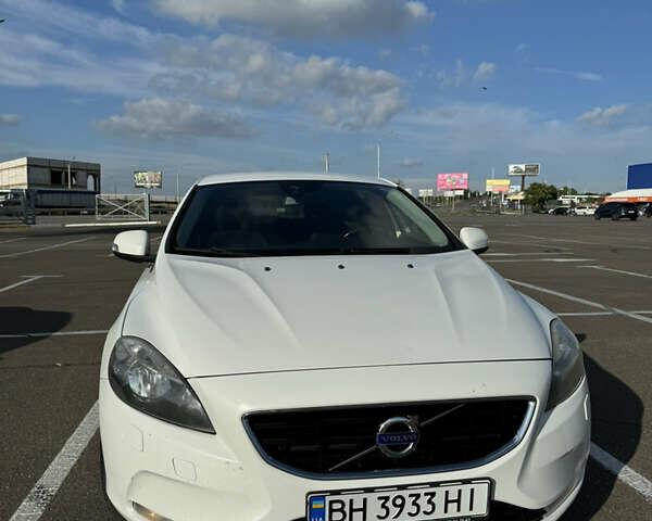 Вольво В40, объемом двигателя 1.6 л и пробегом 266 тыс. км за 11500 $, фото 1 на Automoto.ua