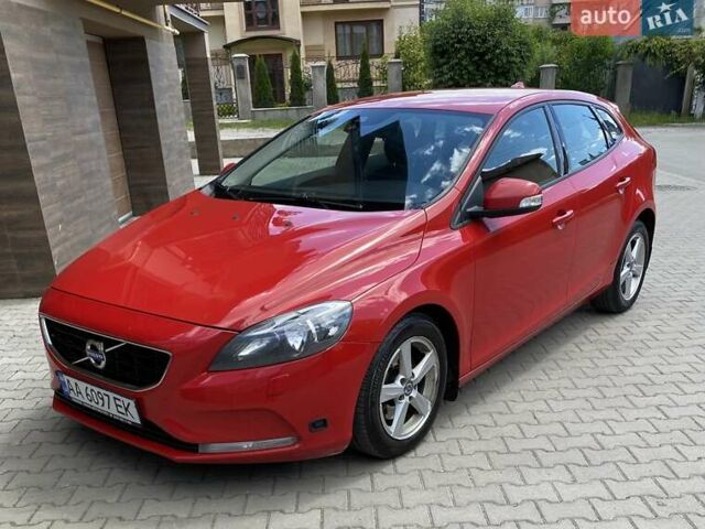 Вольво В40, объемом двигателя 1.56 л и пробегом 224 тыс. км за 11000 $, фото 1 на Automoto.ua