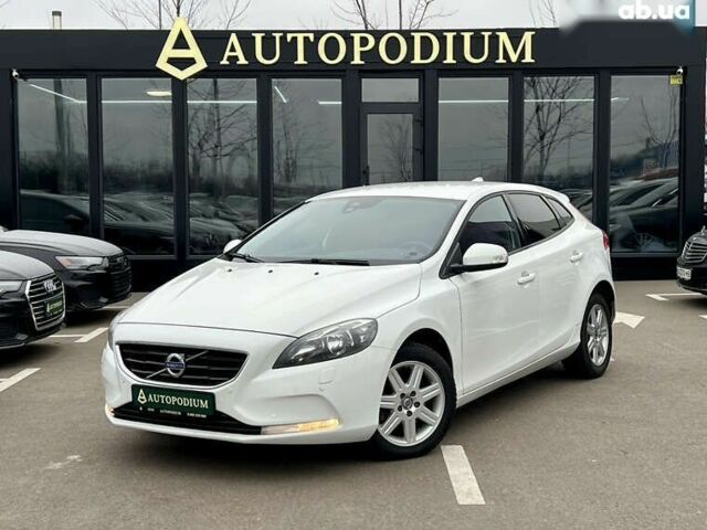 Вольво V40, об'ємом двигуна 1.6 л та пробігом 309 тис. км за 9800 $, фото 1 на Automoto.ua