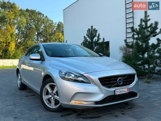Вольво В40, объемом двигателя 1.98 л и пробегом 204 тыс. км за 11500 $, фото 1 на Automoto.ua