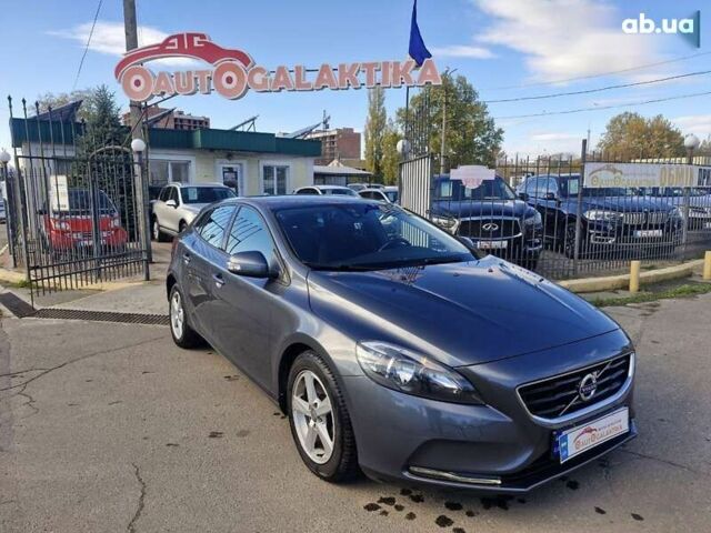 Вольво В40, объемом двигателя 1.6 л и пробегом 142 тыс. км за 12699 $, фото 1 на Automoto.ua