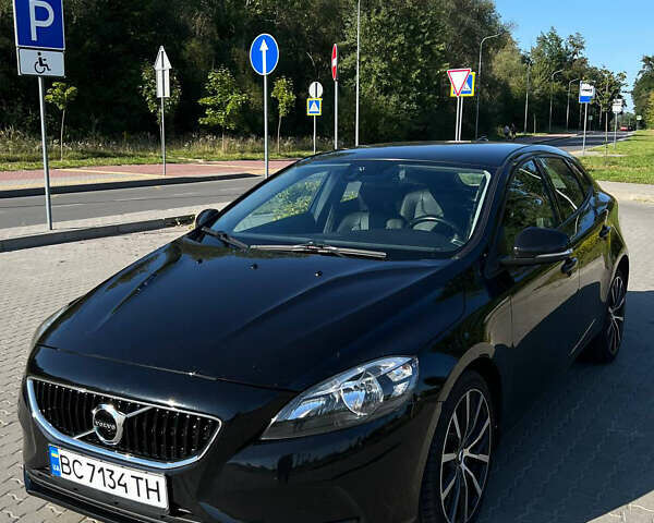 Вольво В40, объемом двигателя 1.97 л и пробегом 176 тыс. км за 17900 $, фото 1 на Automoto.ua