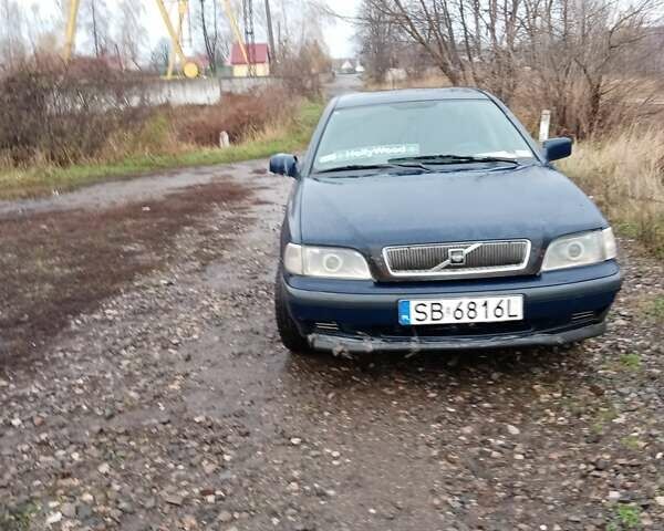 Вольво В40, объемом двигателя 1.9 л и пробегом 666 тыс. км за 1000 $, фото 1 на Automoto.ua