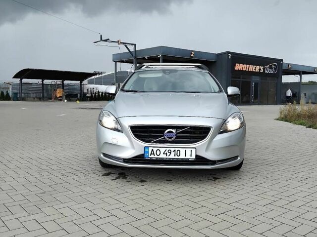 Сірий Вольво V40, об'ємом двигуна 1.6 л та пробігом 260 тис. км за 9700 $, фото 1 на Automoto.ua