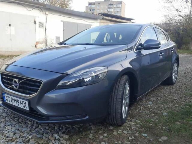 Серый Вольво В40, объемом двигателя 1.6 л и пробегом 250 тыс. км за 10100 $, фото 1 на Automoto.ua