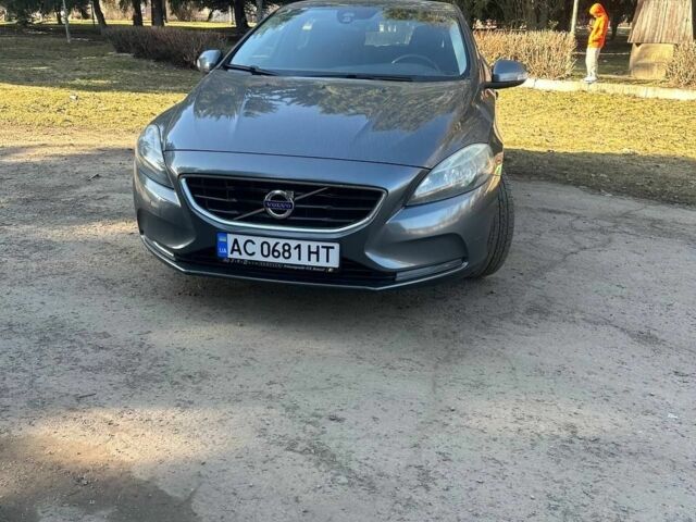 Сірий Вольво V40, об'ємом двигуна 1.6 л та пробігом 185 тис. км за 10150 $, фото 1 на Automoto.ua