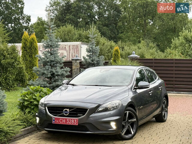 Серый Вольво В40, объемом двигателя 1.56 л и пробегом 256 тыс. км за 10500 $, фото 1 на Automoto.ua