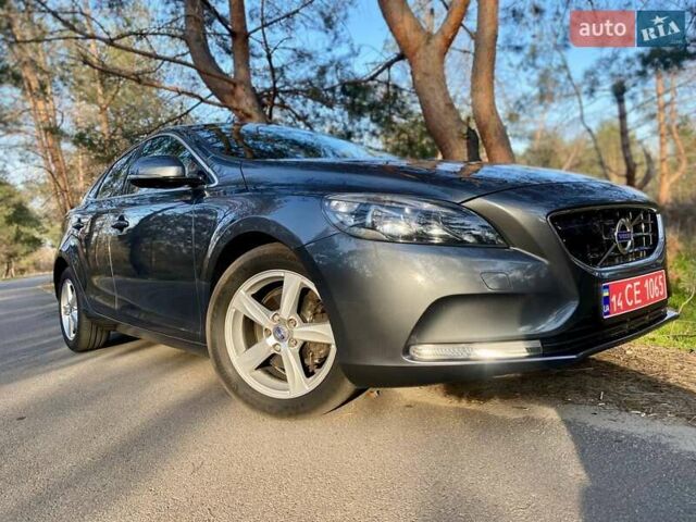 Сірий Вольво V40, об'ємом двигуна 1.56 л та пробігом 213 тис. км за 10900 $, фото 1 на Automoto.ua